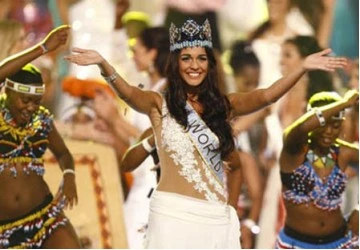 Phút đăng quang của Tân Hoa hậu Thế giới ảnh 9