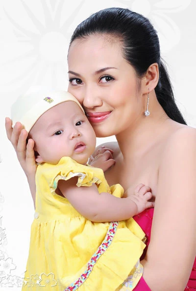 MC Phương Thảo khoe con gái yêu ảnh 6 MC Phương Thảo khoe con gái yêu ảnh 6