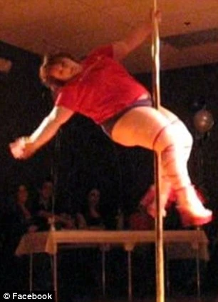 Vũ nữ…115kg múa cột cực sexy ảnh 1