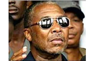 Vụ án kim cương máu liên quan đến siêu mẫu Naomi Campbell ảnh 2