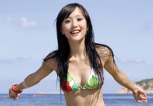 'Thiên thần sexy' Hong Kong bị đòi tiền vì giải nghệ ảnh 1