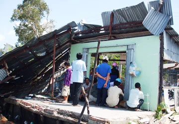 Cà Mau: Sà lan đâm nhà dân, hai người chết ảnh 1