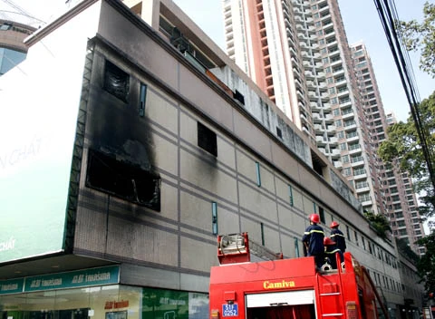 Cháy ở Trung tâm thương mai Thuận Kiều Plaza ảnh 2