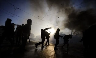 Biều tình biến thành bạo loạn ở Rome ảnh 1