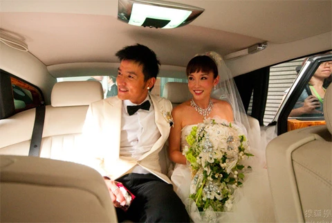 Cặp uyên ương Văn Phương và Minh Thuận rạng rỡ trong ngày cưới. Ảnh: Sohu.