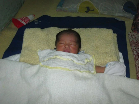 Nữ sinh tự đẻ rồi bỏ con vào bụi cỏ ảnh 2 Nữ sinh tự đẻ rồi bỏ con vào bụi cỏ ảnh 2