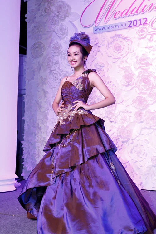 Mẫu teen Bảo Trân rạng rỡ trong váy cưới ảnh 3