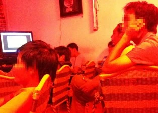 Cơn lốc cá độ tràn qua giới trẻ - Kỳ 1: Quay cuồng hằng đêm ảnh 1