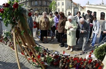 Công bố nguyên nhân tai nạn máy bay của Ba Lan ảnh 1