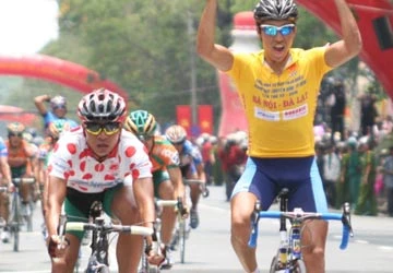 Kết thúc giải xe đạp HTV Cup 2010: Mông Cổ đi sau về trước ảnh 1