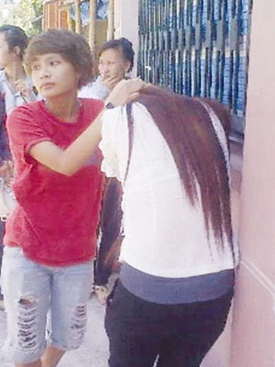 Triệu tập đối tượng vụ đánh nữ sinh ở Nghệ An ảnh 1