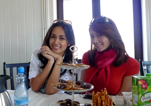 Mai Phương Thúy nhí nhảnh ở châu Âu ảnh 8