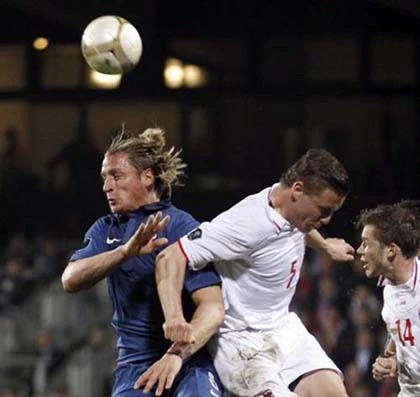 Liverpool quyết chiến với Arsenal vì Mexes ảnh 2