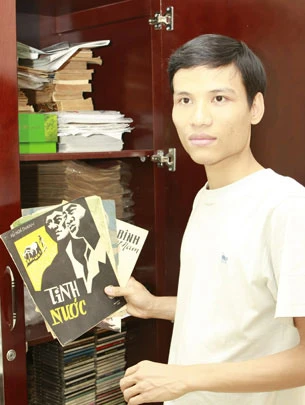 Ấn phẩm Tình nước, Thanh niên đầu quân ấn hành từ đầu thập niên 1950 được nhà sưu tầm Trần Công Bảo Anh lưu giữ -Ảnh: P.T.N.