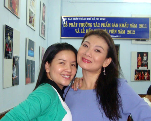 Ngọc Trinh hạnh phúc gia nhập Hội Sân khấu TPHCM ảnh 1