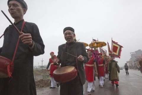 Quan họ ngửa nón nhận tiền: Nhỏ và không nhỏ! ảnh 2