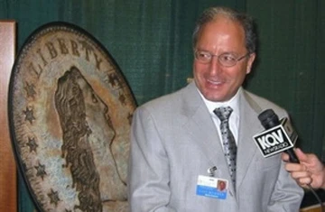 Đồng bạc cổ nhất nước Mỹ có giá 7,85 triệu USD ảnh 1