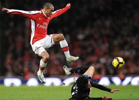 Những khoảnh khắc đẹp của Ngoại hạng Anh 2009-2010 ảnh 19