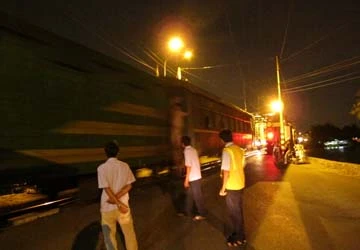 Tàu lửa đứt toa trên cầu Ghềnh (Đồng Nai) ảnh 2