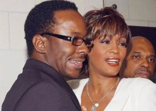 Whitney Houston chết trong bồn tắm ảnh 1