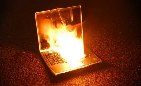 Thủ lĩnh phản bội, nhóm hacker Anonymous rối loạn ảnh 2