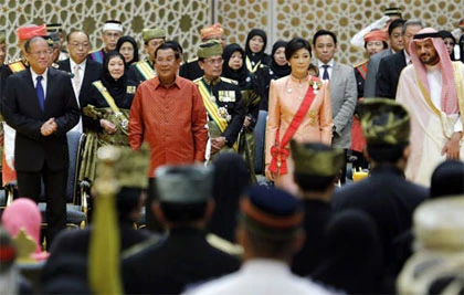 17 phát đại bác chào đám cưới công chúa Brunei ảnh 4