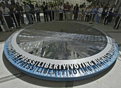 Những công trình tưởng niệm nạn nhân khủng bố 11/9 ảnh 12