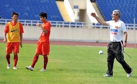 Chùm ảnh: Ngày làm việc cật lực của thầy Tô ảnh 6