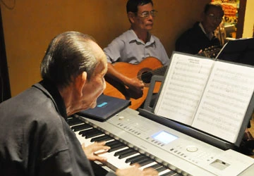 Ban nhạc U90 nơi phố cổ ảnh 3