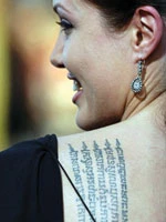 Chuyện chưa kể về Angelina Jolie: Không chỉ là con nghiện trên phim ảnh 1 Chuyện chưa kể về Angelina Jolie: Không chỉ là con nghiện trên phim ảnh 1