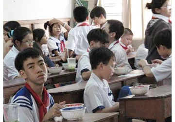 Thế giới của nước mắt và nụ cười ảnh 1 Thế giới của nước mắt và nụ cười ảnh 1