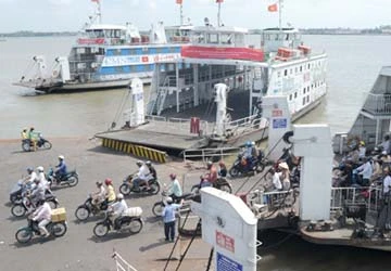 Có cầu Cần Thơ, hàng ngàn xe vẫn đi phà ảnh 1 Có cầu Cần Thơ, hàng ngàn xe vẫn đi phà ảnh 1