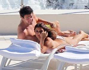 Fabregas bị tố cướp vợ người ảnh 3