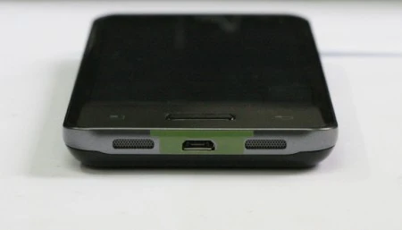 Mở hộp "siêu phẩm" LG Optimus 2X ở Việt Nam ảnh 6