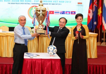 Giải bóng đá Công an - Cảnh sát ASEAN - Cúp Eximbank ảnh 1