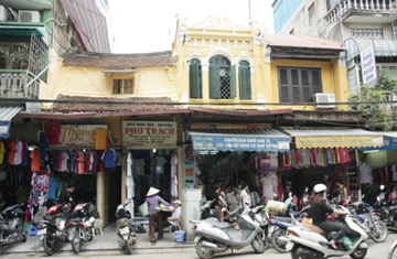 Phố cổ Hà Nội: Ứng xử thế nào cho phải?- Bài 2: Di tích bị sức ép đô thị ảnh 2