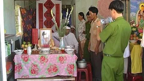 Quảng Ngãi: Lật tẩy kẻ giết vợ giữa đám tang ảnh 1