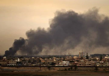 Tình hình mới nhất tại Libya: Quân của Gaddafi tấn công Benzaghi ảnh 1