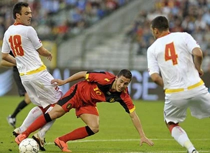 Chelsea nẫng Hazard trước mũi Man Utd và Man City ảnh 1