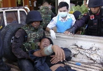 Binh sĩ Campuchia-Thái Lan tiếp tục giao tranh ảnh 1