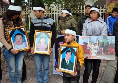 Chùm ảnh: Xét xử sát thủ Lê Văn Luyện ảnh 17