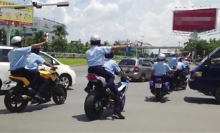 Xử lý vụ vệ sĩ hộ tống Nick Vujicic vung gậy dẹp đường ảnh 1