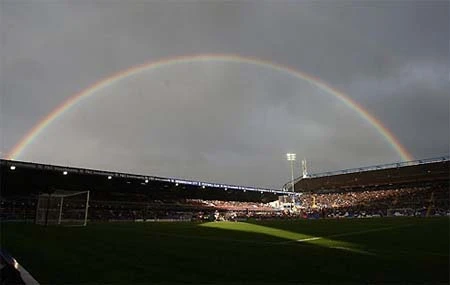 Những khoảnh khắc đẹp của Ngoại hạng Anh 2009-2010 ảnh 5