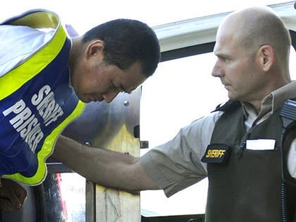 Bị chặt đầu vì “là người ngoài hành tinh” ảnh 3