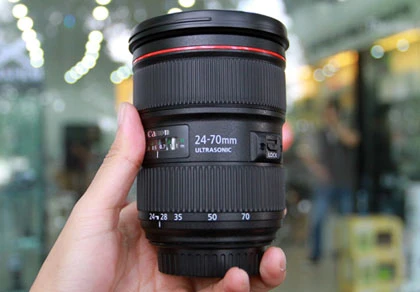 Ống kính Canon 24-70 mm phiên bản II về Việt Nam ảnh 1