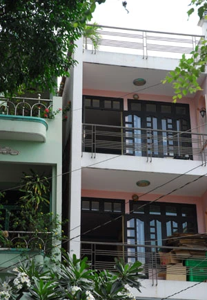 Cận cảnh phố nhà nghiêng ảnh 2