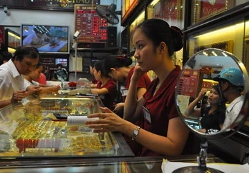 Vàng xuống dưới 44 triệu đồng ảnh 1