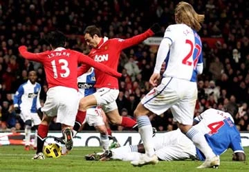 Premier League 2010/11 lập kỷ lục bàn thắng trong một mùa giải ảnh 1