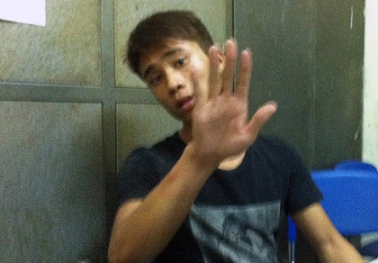 Nam thanh niên “dọa” CSGT giữa ngã tư ảnh 1