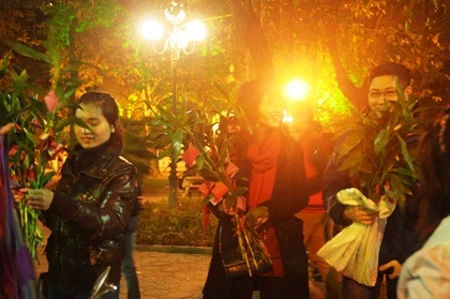 Những dịch vụ “hái ra tiền” trong đêm giao thừa ảnh 2